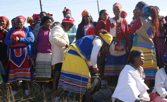 Crowd of locals during Addo Cultural Tour